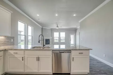 Kitchen - 25490 84th St, Lenexa, KS 66227 photo 5 of 9