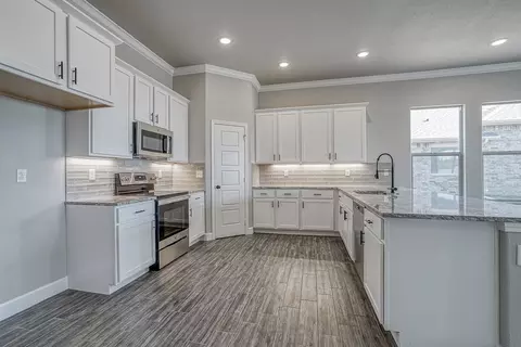 Kitchen - 25490 84th St, Lenexa, KS 66227 photo 8 of 9