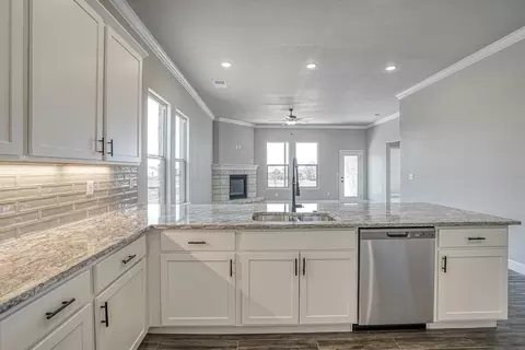 Kitchen - 25490 84th St, Lenexa, KS 66227 photo 3 of 9