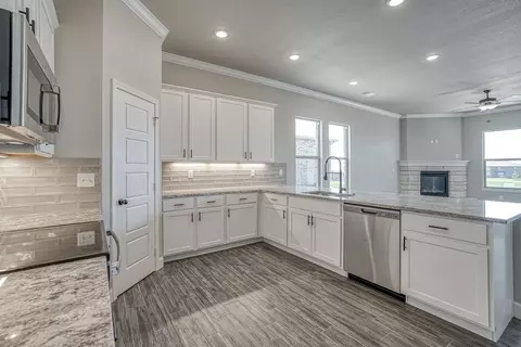 Kitchen - 25490 84th St, Lenexa, KS 66227 photo 6 of 9