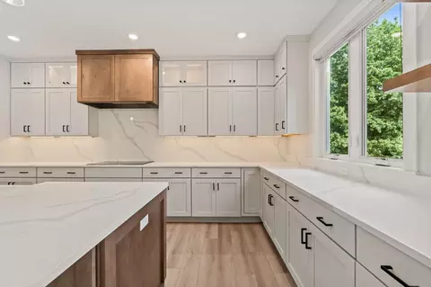 Kitchen - Tormiston Drive, Haslett, MI 48840 photo 6 of 7