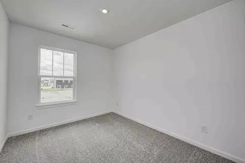 Bedroom - 6583 Hemlock Ln, Pendleton, IN 46064 photo 8 of 17