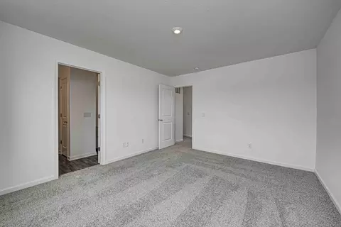 Bedroom - 6583 Hemlock Ln, Pendleton, IN 46064 photo 3 of 17