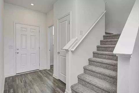 Entry Way - 6583 Hemlock Ln, Pendleton, IN 46064 photo 1 of 7
