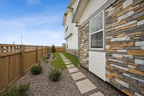 Exterior - 22736 E 47th Pl, Aurora, CO 80019 photo 3 of 10