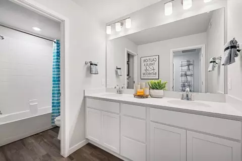 Bath - 22736 E 47th Pl, Aurora, CO 80019 photo 9 of 12