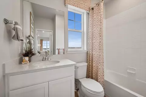 Bath - 22736 E 47th Pl, Aurora, CO 80019 photo 6 of 12
