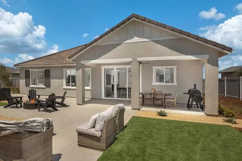 Exterior - 5566 Balmont St, Lancaster, CA 93536 photo 5 of 8