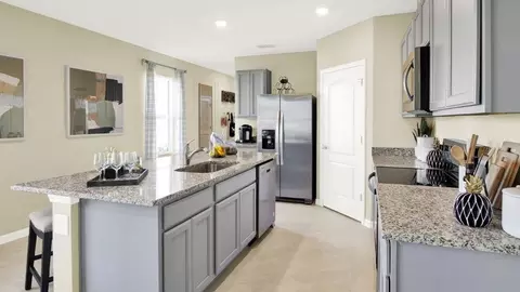 Kitchen - 5515 Taverna Loop, Winter Haven, FL 33884 photo 4 of 5
