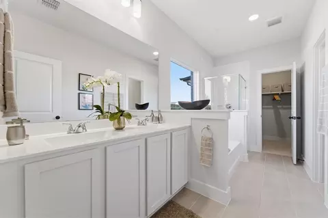 Bath - 5210 Marliese Peak, San Antonio, TX 78264 photo 6 of 8