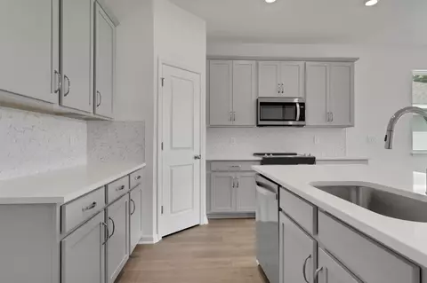Kitchen - 4500 Firefly Ln, Saint Cloud, FL 34772 photo 4 of 4