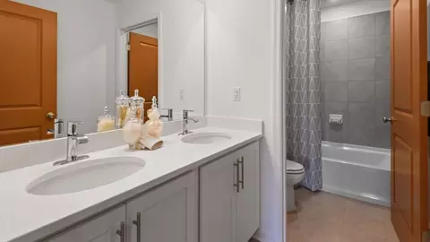 Bath - 466 Ensemble Way, Frederick, MD 21701 photo 5 of 14
