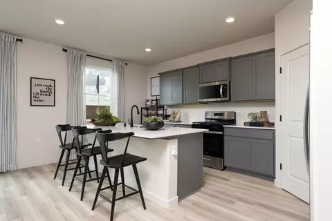 Kitchen - 4109 Adobe Ct, Merced, CA 95348 photo 4 of 6