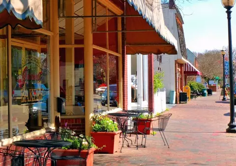 Exterior - 104 Cathedral St, Smithfield, VA 23430 photo 11 of 18
