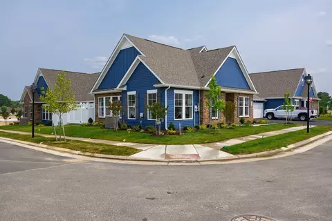 Exterior - 104 Cathedral St, Smithfield, VA 23430 photo 16 of 18