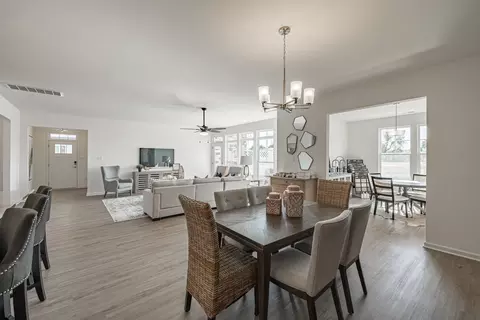 Dining - 104 Cathedral St, Smithfield, VA 23430 photo 3 of 7