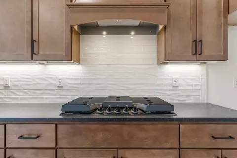 Kitchen - 1305 Sedge St, Joplin, MO 64801 photo 10 of 13