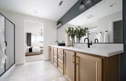 Bath - 1235 Aberdeen Way, Perris, CA 92571 photo 1 of 1
