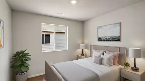 Bedroom - 16613 Blue Pine St, La Pine, OR 97739 photo 4 of 5