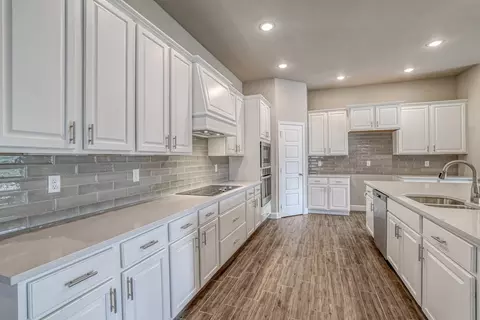 Kitchen - 25490 84th St, Lenexa, KS 66227 photo 2 of 7