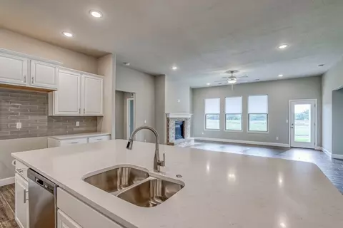 Kitchen - 25490 84th St, Lenexa, KS 66227 photo 7 of 7