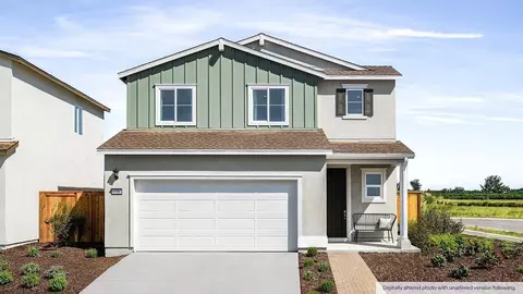 Exterior - 4321 E Merle Ave, Modesto, CA 95355 photo 9 of 14