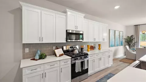 Kitchen - 581 Edenberg Bnd, Pearl, MS 39208 photo 7 of 7