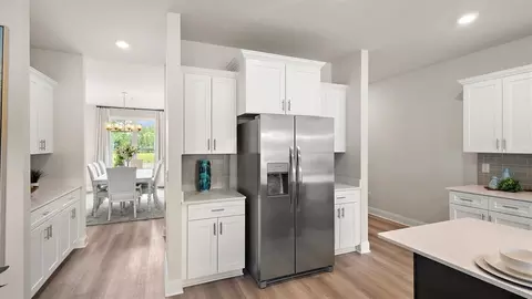 Kitchen - 581 Edenberg Bnd, Pearl, MS 39208 photo 5 of 7