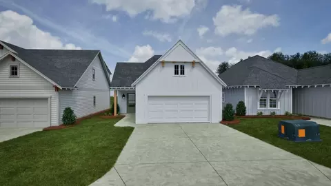 100 Firefly Ln, Opelika, AL