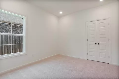 Bedroom - 100 Firefly Ln, Opelika, AL photo 5 of 5