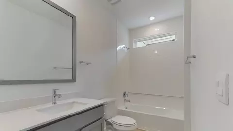 Bath - 2140 Ghost Rider Ct, Leander, TX 78641 photo 1 of 5