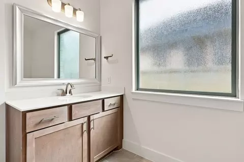Bath - 1336 Periwinkle Dr, Celina, TX 75009 photo 3 of 4