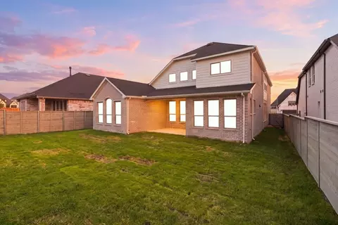 Exterior - 1336 Periwinkle Dr, Celina, TX 75009 photo 5 of 10