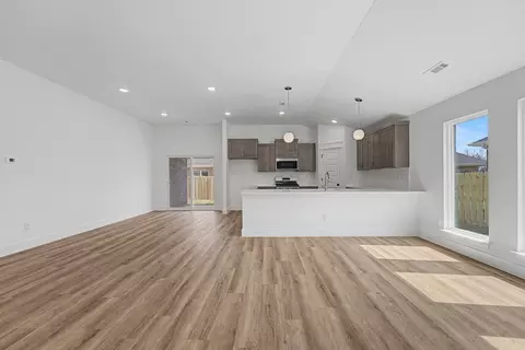 Living - 210 Ryker Rdg, Centerton, AR 72719 photo 7 of 8