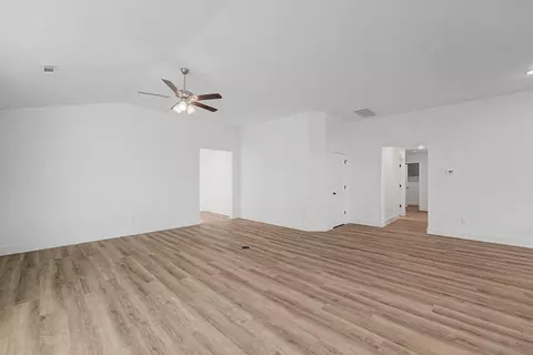 Living - 210 Ryker Rdg, Centerton, AR 72719 photo 3 of 8