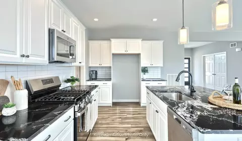 Kitchen - 19 E Kestrel Dr, Denver, PA 17517 photo 8 of 15