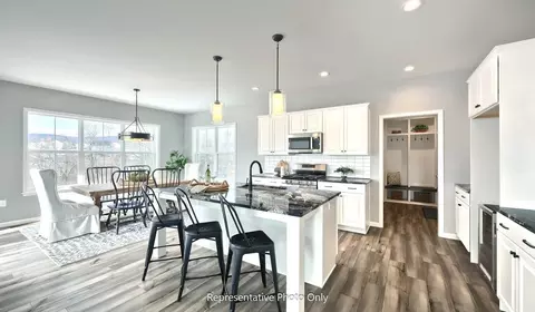 Kitchen - 19 E Kestrel Dr, Denver, PA 17517 photo 6 of 15
