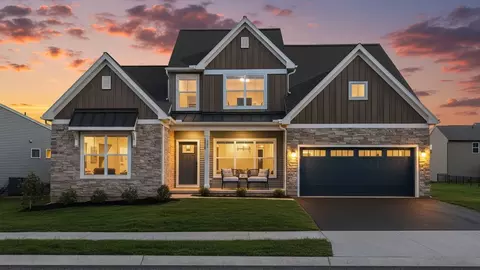 Exterior - 19 E Kestrel Dr, Denver, PA 17517 photo 4 of 7
