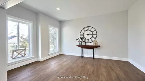 Living - 19 E Kestrel Dr, Denver, PA 17517 photo 4 of 11