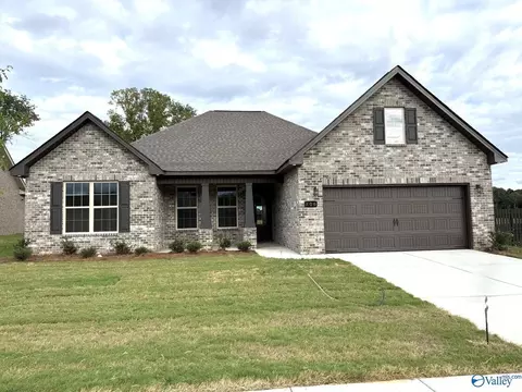 806 Ronnie Dr, Hartselle, AL 35640