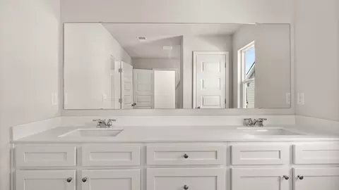 Bath - 467 Tate St, Monroe, GA 30655 photo 2 of 3
