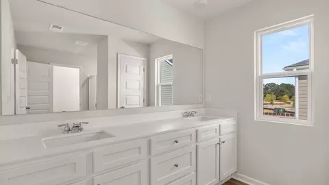 Bath - 467 Tate St, Monroe, GA 30655 photo 1 of 3