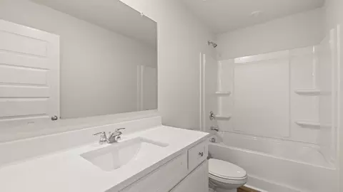 Bath - 467 Tate St, Monroe, GA 30655 photo 5 of 5
