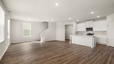 Living - 467 Tate St, Monroe, GA 30655 photo 5 of 6