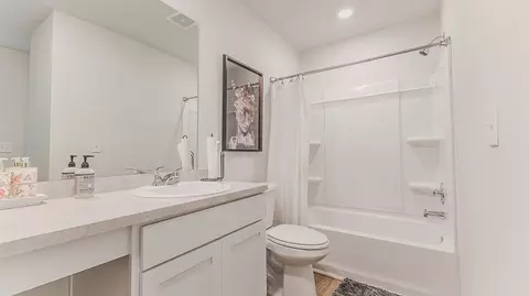 Bath - 13412 Juneberry Dr, Mcloud, OK 74851 photo 1 of 2