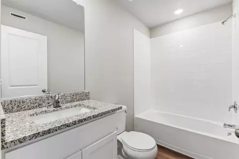 Bath - 135 Robin Rd, Johnstown, CO 80534 photo 3 of 3
