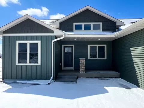 000 Buck Tail Dr, Altoona, WI 54720