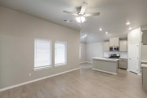 Living - 2800 Heather Hvn, Moore, OK 73160 photo 2 of 9
