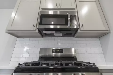 Kitchen - 2800 Heather Hvn, Moore, OK 73160 photo 3 of 17