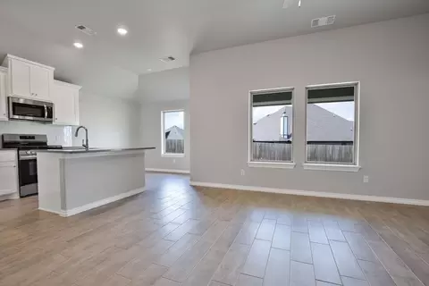 Living - 2800 Heather Hvn, Moore, OK 73160 photo 5 of 9